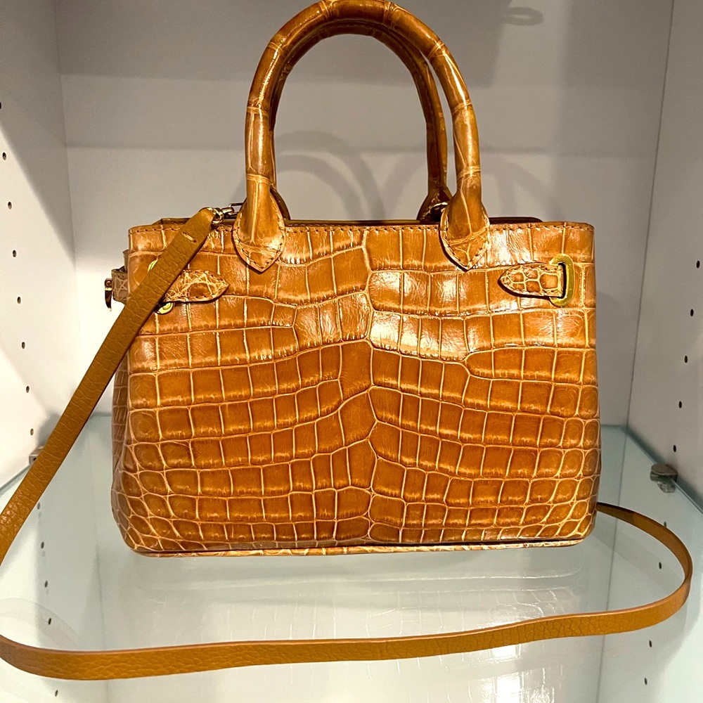 Asperey genuine crocodile bag. In lovely tan color.